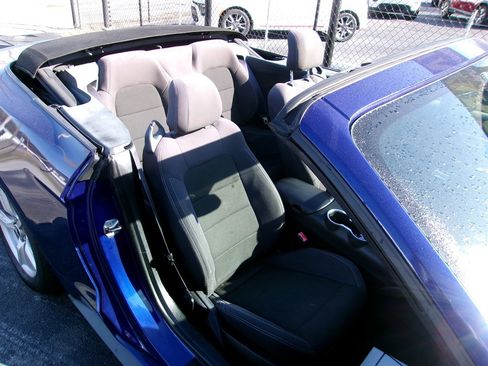 Used 2015 Ford Mustang Convertible image 18
