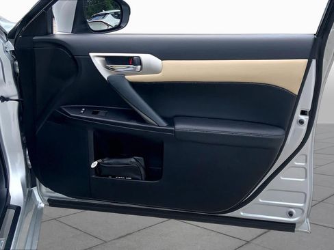 Used 2014 Lexus CT 200h FWD image 22