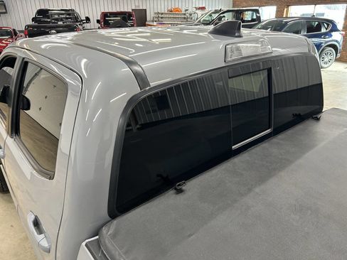 Used 2020 Toyota Tacoma TRD Off-Road image 19