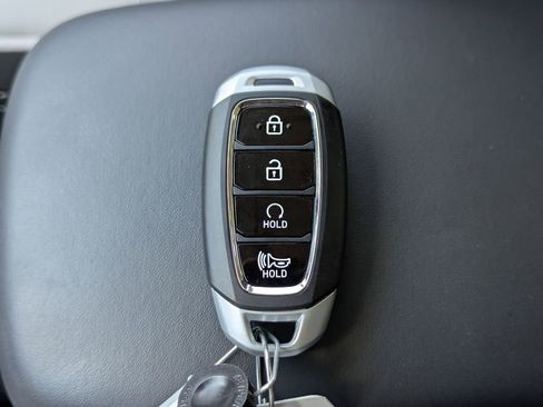 Certified 2025 Hyundai Venue SEL FWD image 29