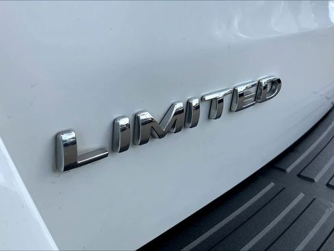 Used 2024 Ford Expedition Max Limited image 9