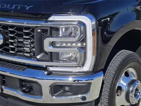Used 2025 Ford F350 King Ranch w/ Chrome Package image 9