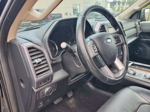 Used 2019 Ford Expedition Platinum AWD/4WD image 22