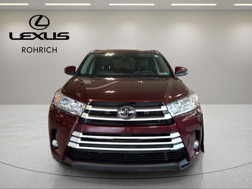 Used 2019 Toyota Highlander XLE AWD/4WD image 2