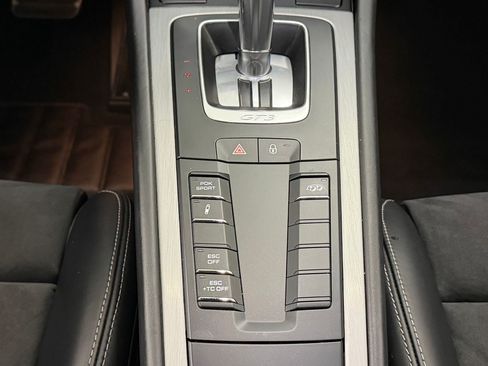 Certified 2018 Porsche 911 GT3 RWD image 17