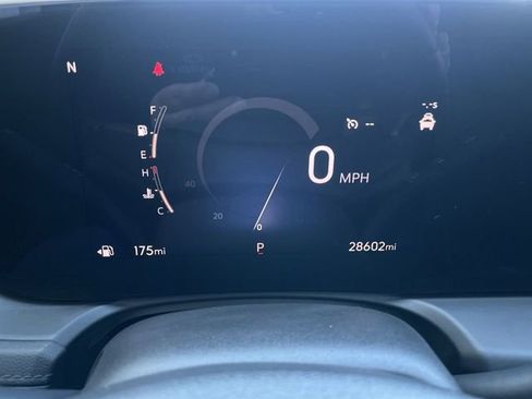 Used 2025 Buick Encore GX Preferred AWD/4WD image 15