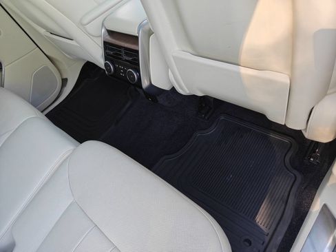 Used 2022 Land Rover Range Rover Long Wheelbase SE AWD/4WD image 30