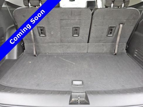 Used 2019 Chevrolet Traverse LT w/ LT Premium Package FWD image 3