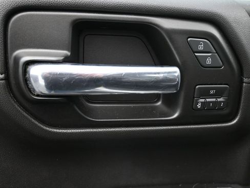 Used 2019 GMC Sierra 1500 SLT w/ SLT Premium Package image 31