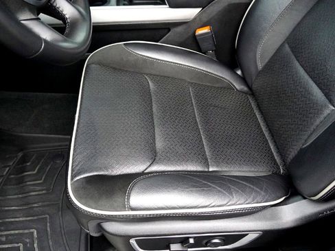 Used 2022 RAM 1500 Laramie w/ Sport Appearance Package image 12