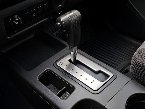 Used 2007 Nissan Xterra S w/ Side & Curtain Airbag Pkg AWD/4WD image 22