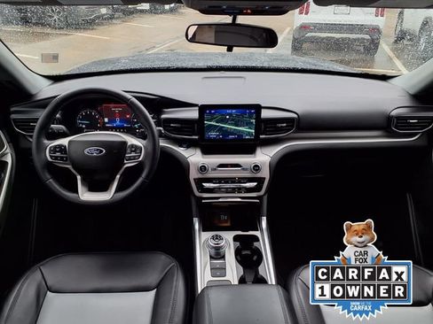 Used 2023 Ford Explorer XLT w/ Equipment Group 202A RWD image 9
