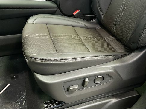 New 2026 Chevrolet Suburban High Country image 21