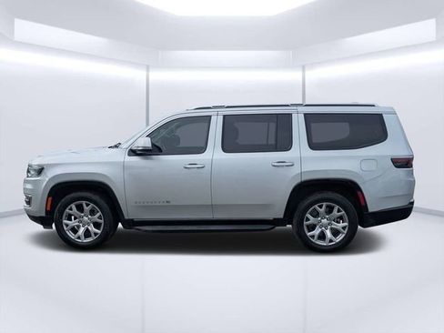 Used 2022 Jeep Wagoneer Series II RWD image 6