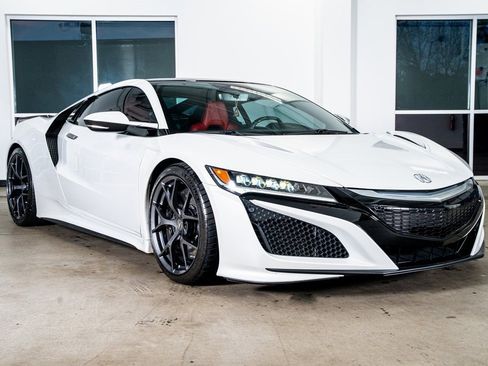 Used 2017 Acura NSX image 4