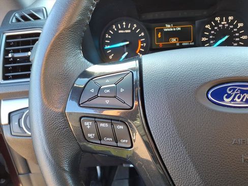 Certified 2019 Ford Explorer XLT image 17