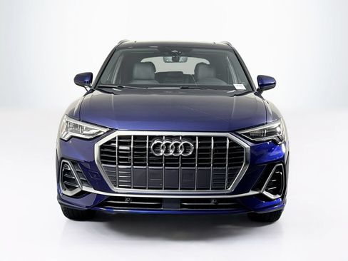 Certified 2025 Audi Q3 2.0T Premium w/ Convenience Package AWD/4WD image 8