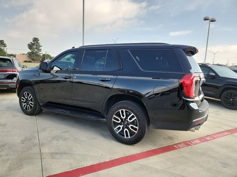 Used 2024 GMC Yukon AT4 w/ Technology Package AWD/4WD image 4