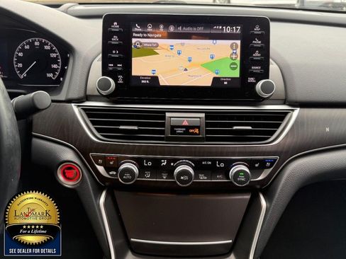 Used 2018 Honda Accord Touring image 19