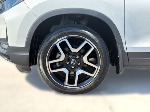 Used 2023 Honda Passport Elite image 11