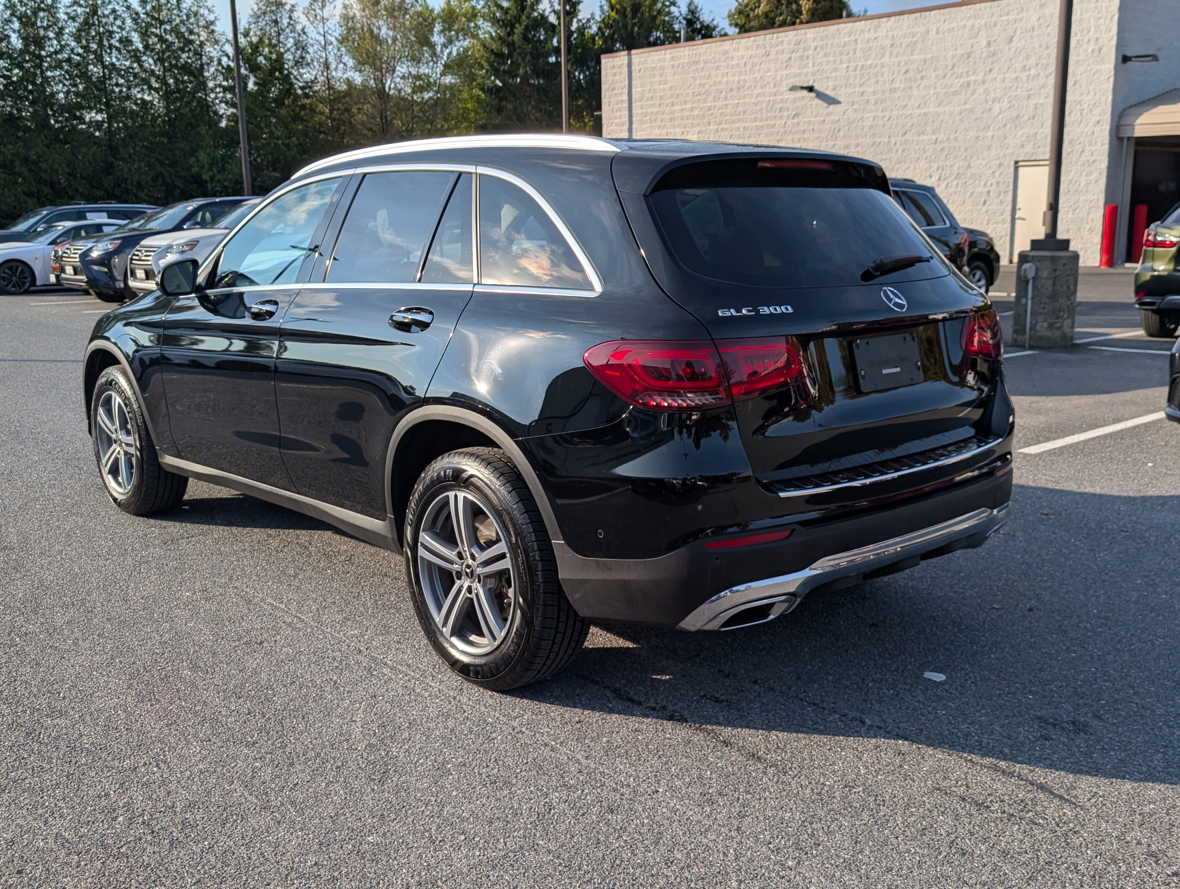 Used 2022 Mercedes-Benz GLC 300 4MATIC image 5