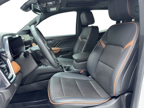 Used 2024 GMC Canyon AT4 w/ AT4 Premium Package image 40