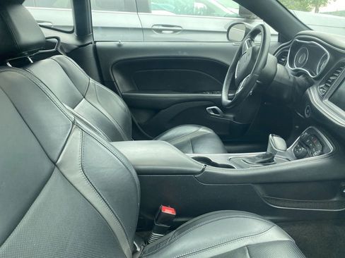 Used 2015 Dodge Challenger SXT Plus RWD image 7