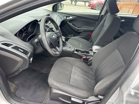 Used 2016 Ford Focus SE image 9