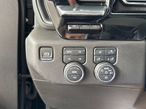 Used 2024 Chevrolet Silverado 1500 High Country w/ High Country Premium Package AWD/4WD image 62
