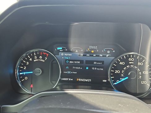 Used 2016 Ford F150 Platinum w/ Equipment Group 701A Luxury image 19