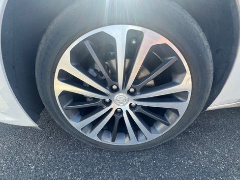 Used 2018 Buick Regal Preferred w/ Driver Confidence Package #1 FWD image 5