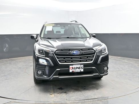 Used 2023 Subaru Forester Premium AWD/4WD image 2