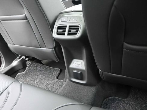 Used 2024 Buick Envision Avenir image 22