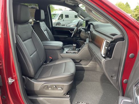 Used 2024 GMC Sierra 1500 Denali w/ Technology Package AWD/4WD image 31