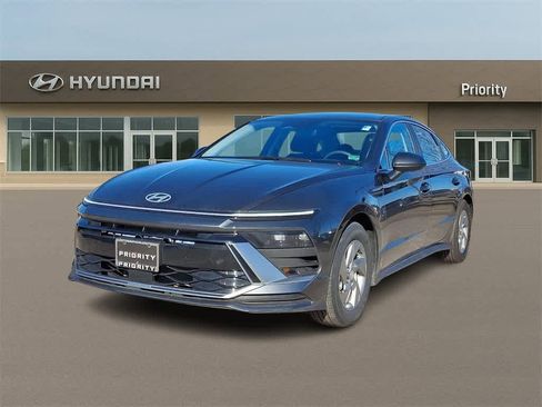 Certified 2025 Hyundai Sonata SE image 1