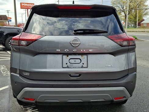 Used 2023 Nissan Rogue S AWD/4WD image 5