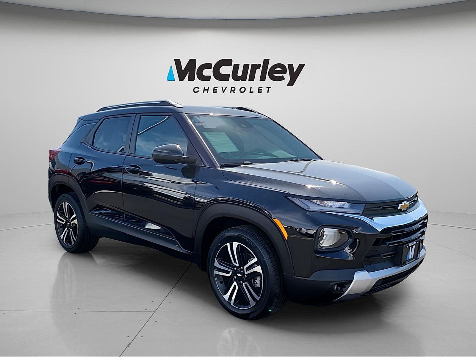Used 2023 Chevrolet TrailBlazer LT FWD image 1