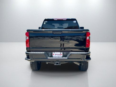 Used 2022 Chevrolet Silverado 2500 LT w/ Midnight Edition AWD/4WD image 6