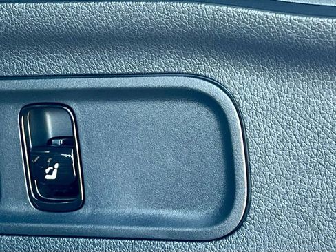 Certified 2026 Mercedes-Benz GLC 300 4MATIC image 40