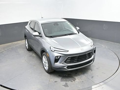 Used 2025 Buick Encore GX Preferred AWD/4WD image 35