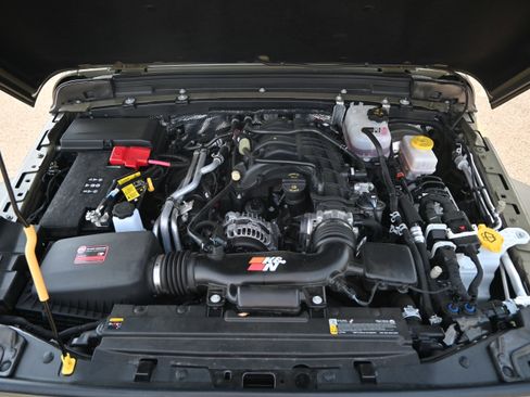 Used 2025 Jeep Wrangler Sport S image 24