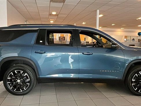 New 2026 Chevrolet Traverse LT w/ Sun and Wheel Package image 3