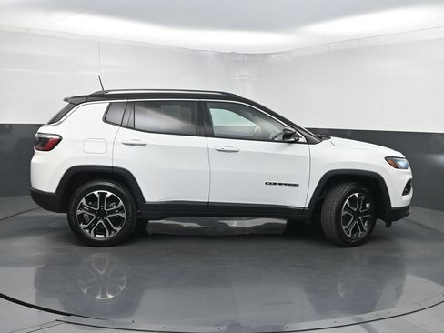 Used 2022 Jeep Compass Limited AWD/4WD image 43