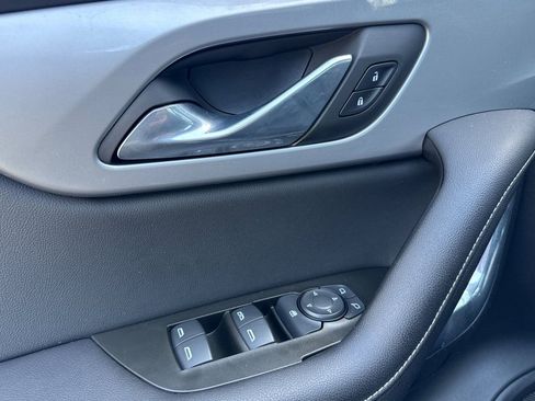 Used 2023 Chevrolet Blazer LT image 12