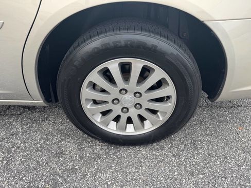 Used 2008 Buick Lucerne CX image 8