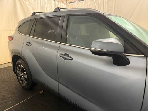 Certified 2023 Toyota Highlander XLE image 11