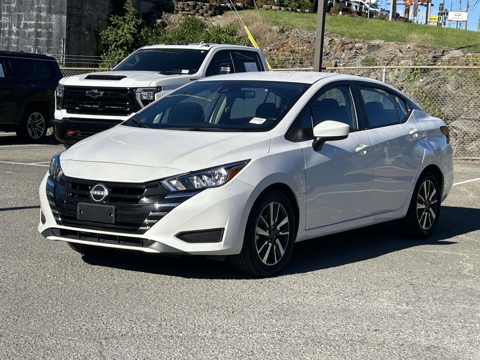 Used 2024 Nissan Versa SV FWD image 3