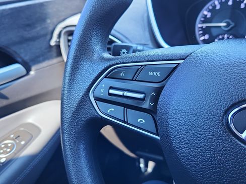 Used 2019 Hyundai Santa Fe SE image 18