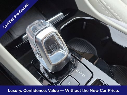 Certified 2024 Volvo XC40 B5 Ultimate w/ Climate Package AWD/4WD image 16