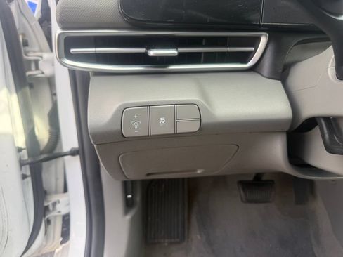 Used 2024 Hyundai Elantra SEL w/ Convenience Package FWD image 22